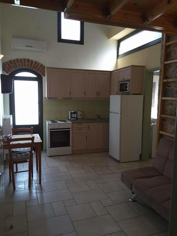 Frourio Apartments Chios Town Zewnętrze zdjęcie